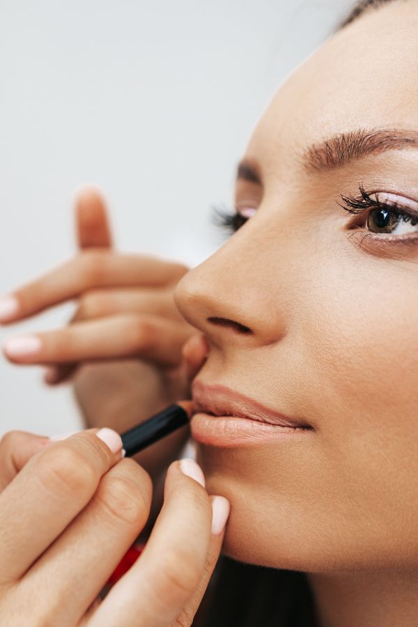 Al Amira Beauty - Beauty Studio - Nageldesign - Wimpernverlängerung - Permanent Make-up - Augenbrauenstyling - Henna Brows - Make-up - Piercing - Tattoo - Aachen