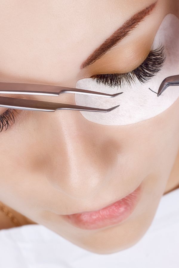 Al Amira Beauty - Beauty Studio - Nageldesign - Wimpernverlängerung - Permanent Make-up - Augenbrauenstyling - Henna Brows - Make-up - Piercing - Tattoo - Aachen